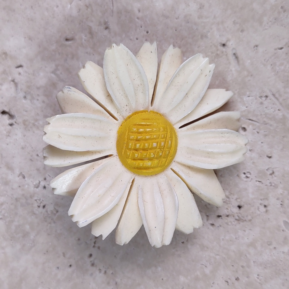 Vintage Carved Celluloid Daisy Brooch